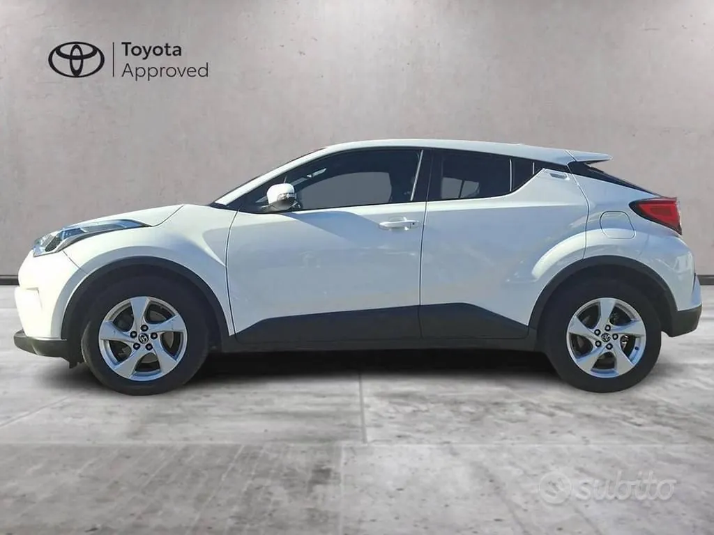 Toyota C-Hr 2017 photo 5