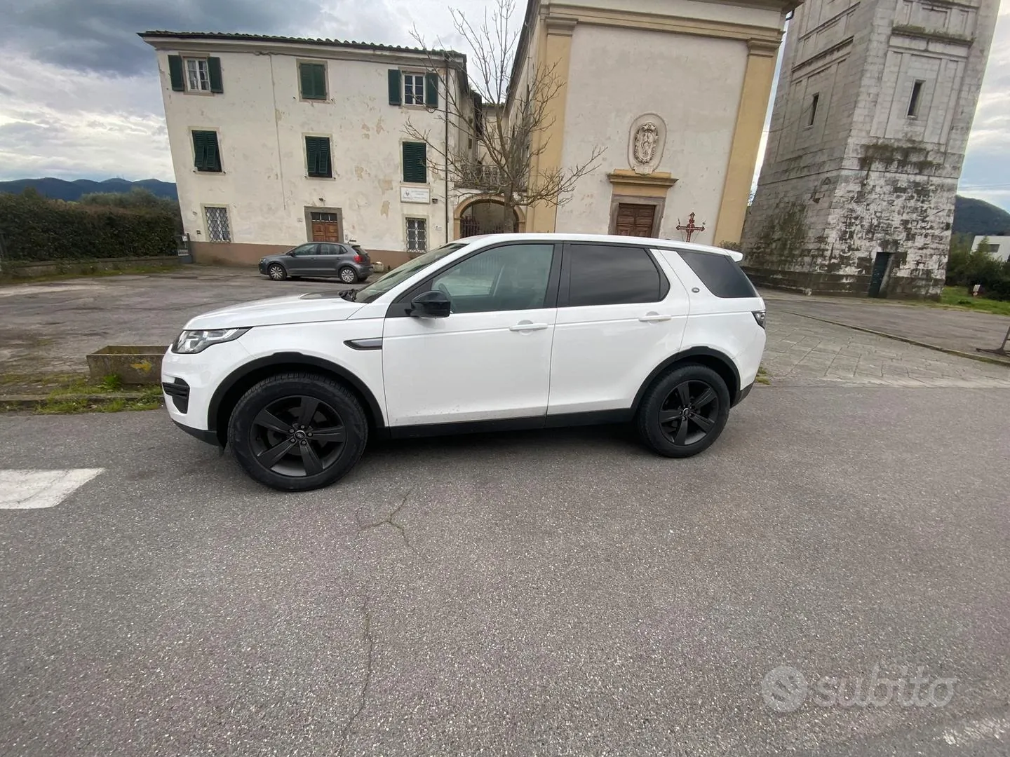 Land Rover Discovery Sport 2016 photo 2