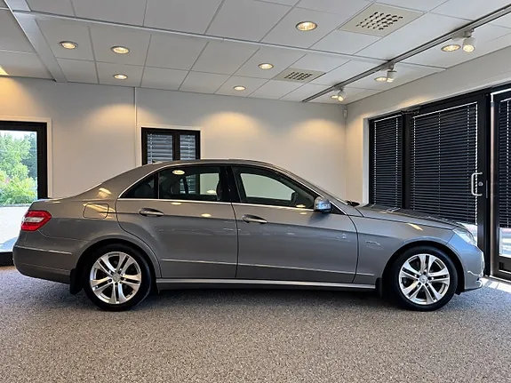 Mercedes-Benz E200 2011 photo 2