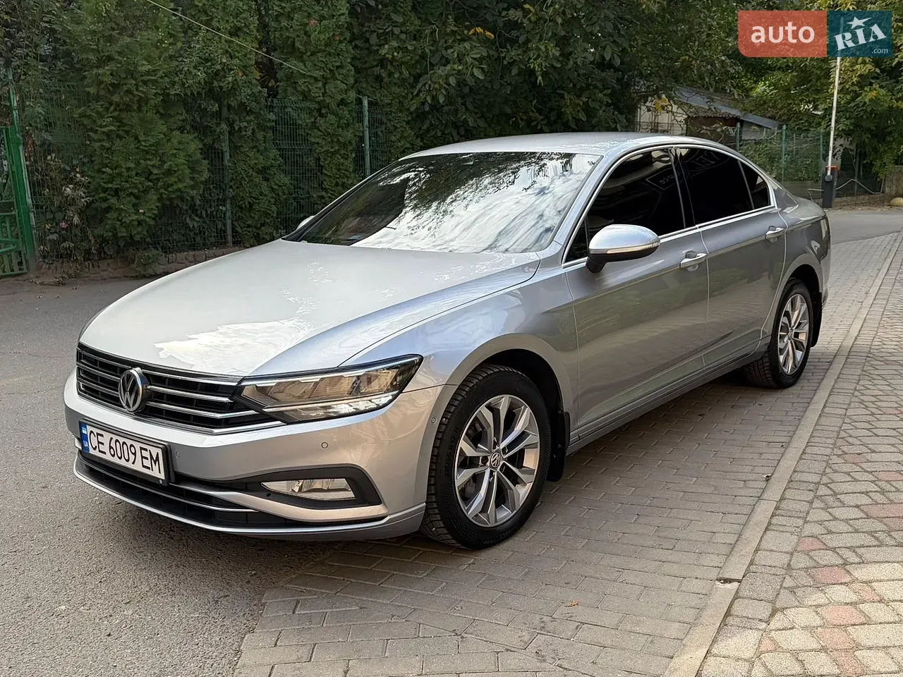 Volkswagen Passat 2019 photo 2