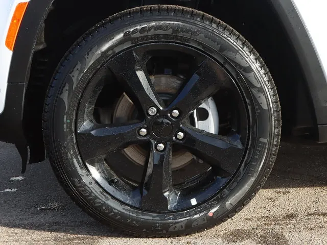 Jeep Grand Cherokee 2026 photo 4