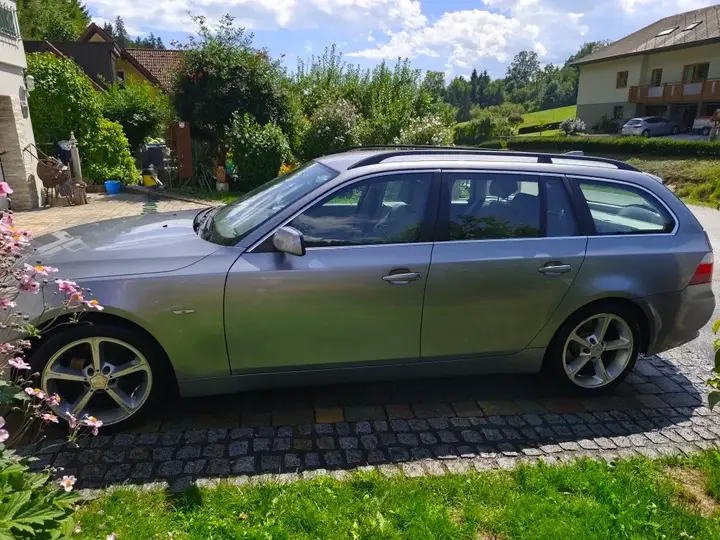 BMW 5 Series 2006 photo 2