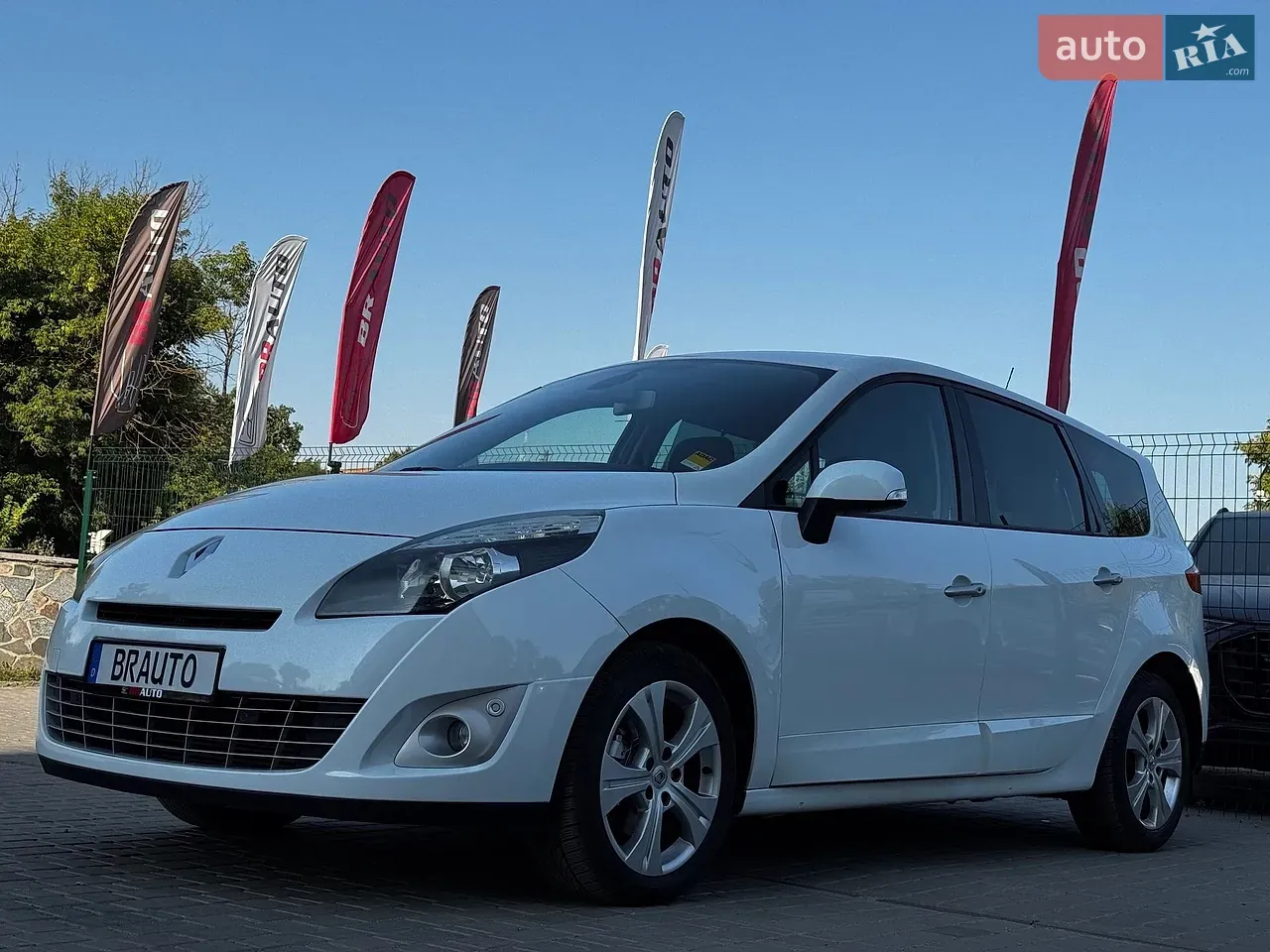 Renault Grand Scenic 2011 photo 3