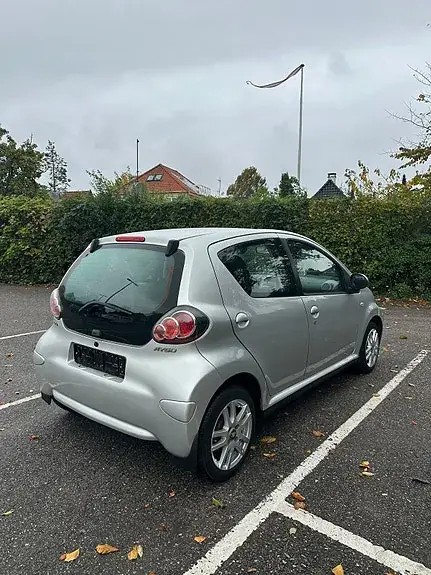 Toyota Aygo 2011 photo 2