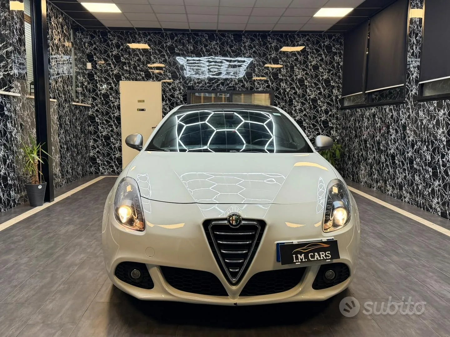 Alfa Romeo Giulietta 2013 photo 2