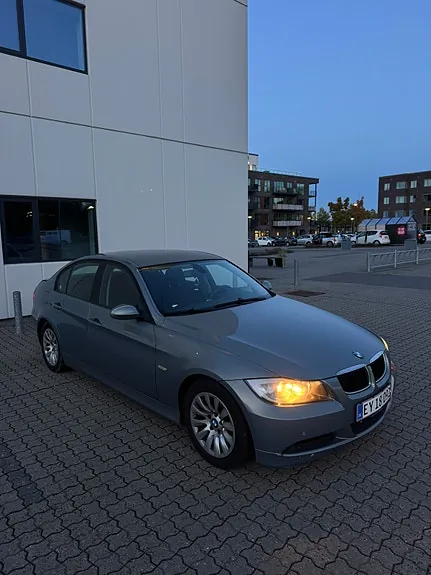BMW 318D 2007 photo 2