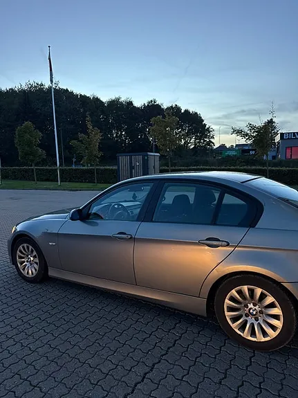 BMW 318D 2007 photo 4