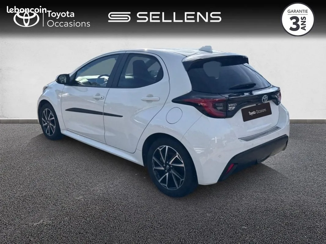 Toyota Yaris 2022 photo 2