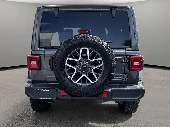 Jeep Wrangler 2026 photo 5