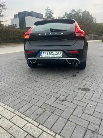 Volvo V40