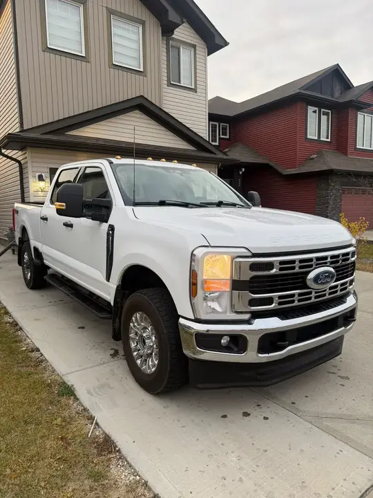 Ford F250 2024 photo 2