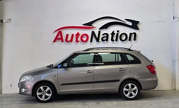 Skoda Fabia 2011 photo 4