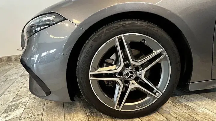 Mercedes-Benz A 180 2024 photo 4
