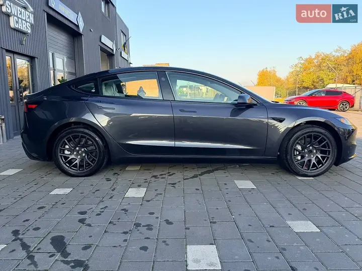 Tesla Model 3 2024 photo 4
