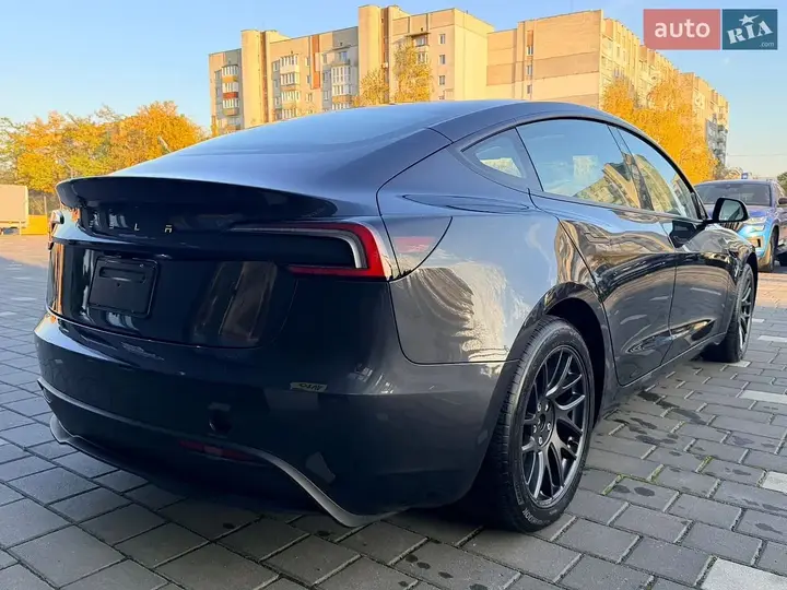 Tesla Model 3 2024 photo 5