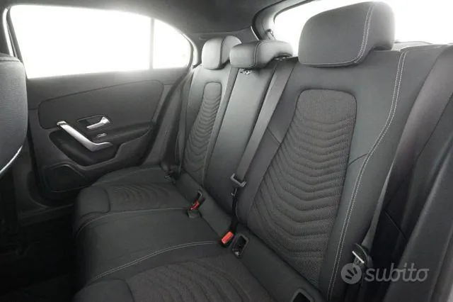 Mercedes-Benz A180 2024 photo 3