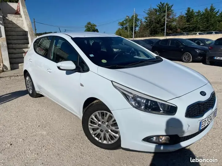 Kia Ceed 2014 photo 3