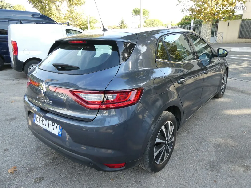 Renault Megane 2018 photo 4