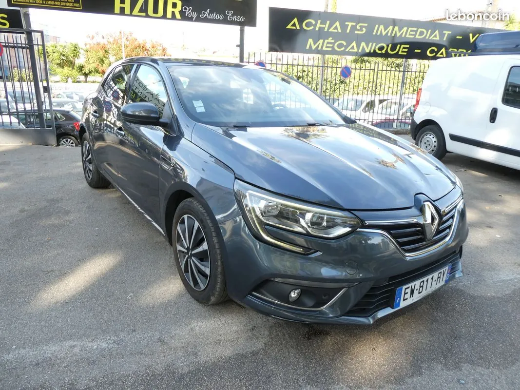 Renault Megane 2018 photo 2