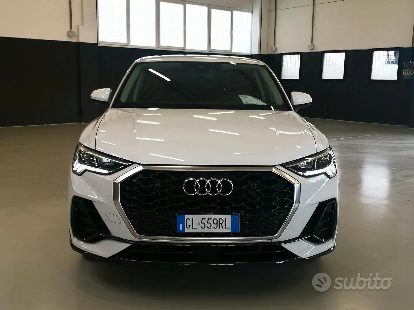 Audi Q3 2022 photo 2