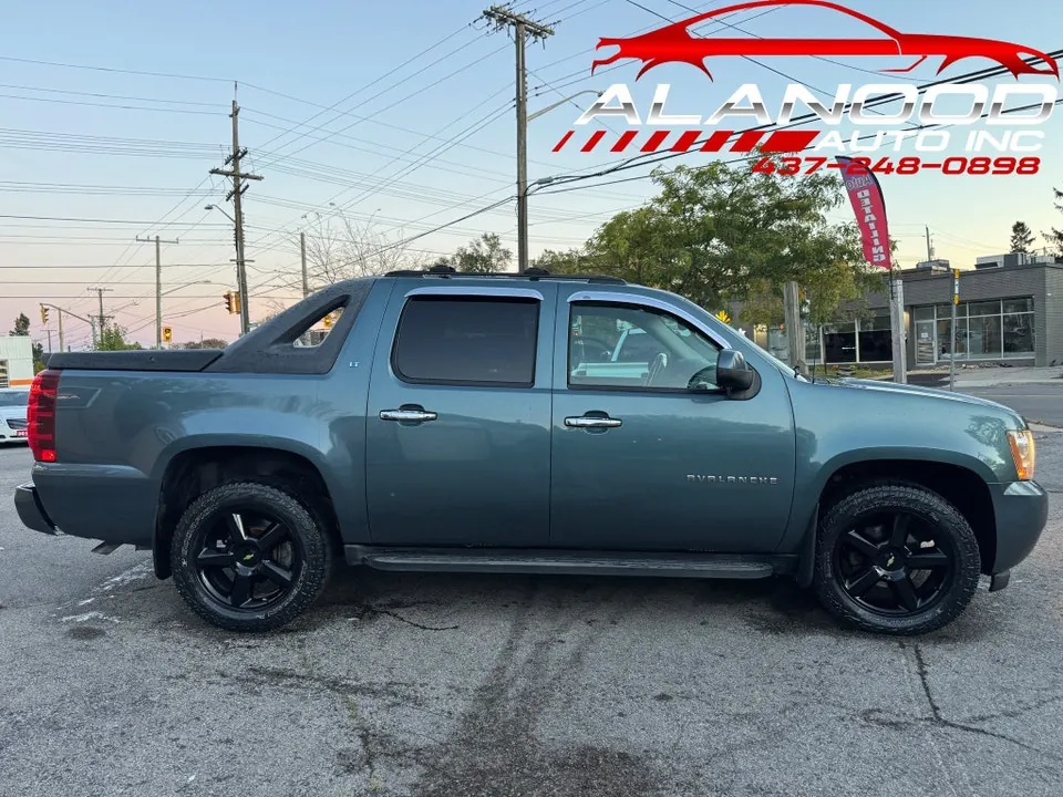 Chevrolet Avalanche 2010 photo 4