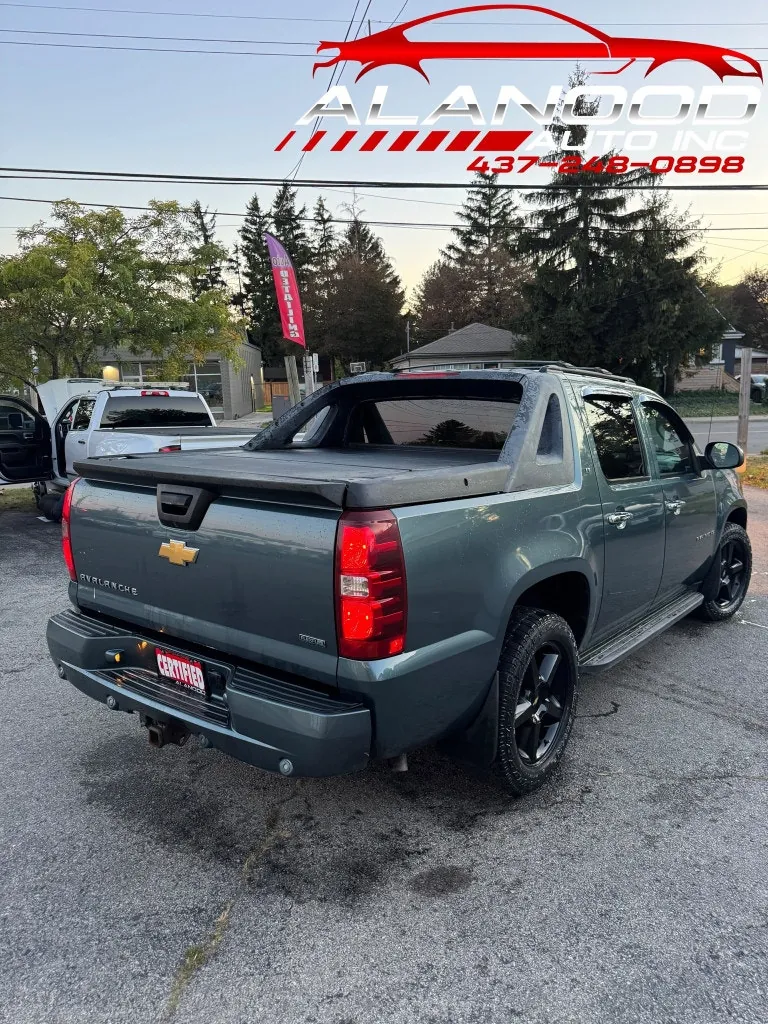 Chevrolet Avalanche 2010 photo 5