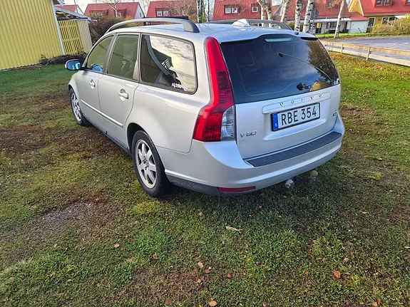 Volvo V50 2009 photo 2