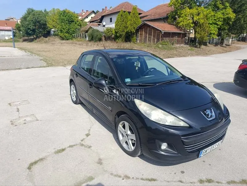 Peugeot 207 2011 photo 4