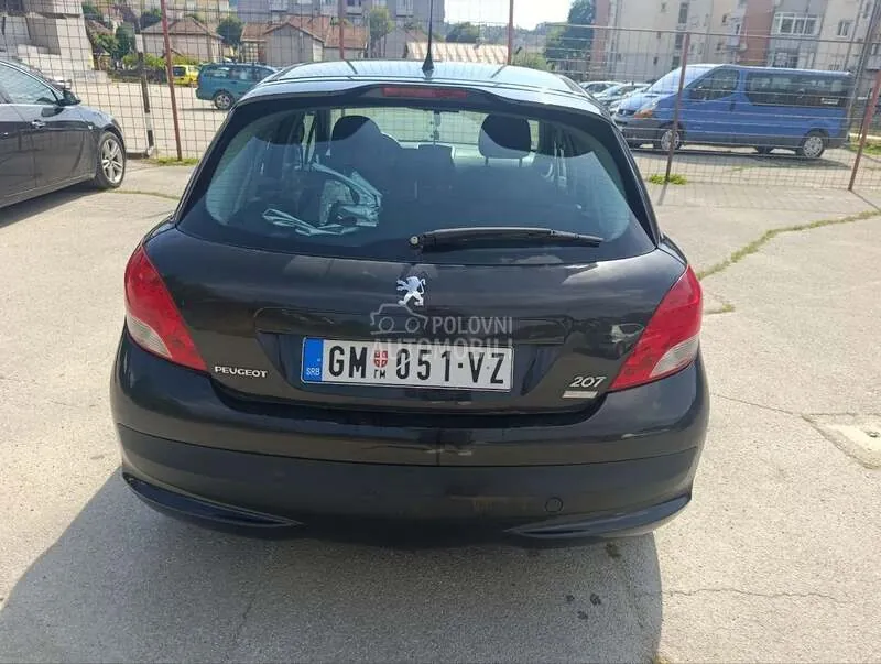Peugeot 207 2011 photo 3