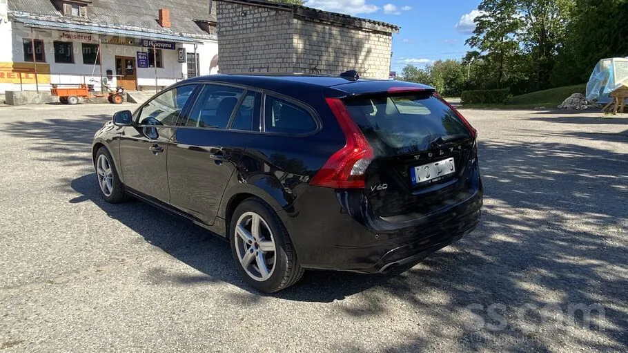 Volvo V60 2013 photo 2