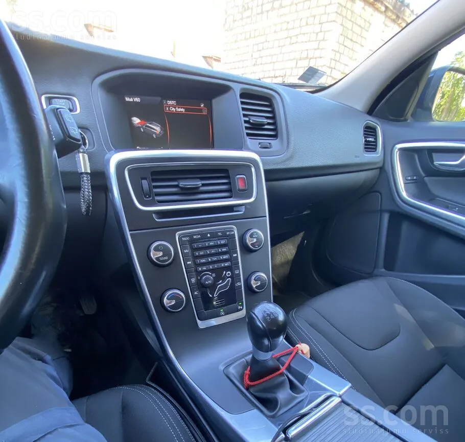 Volvo V60 2013 photo 5