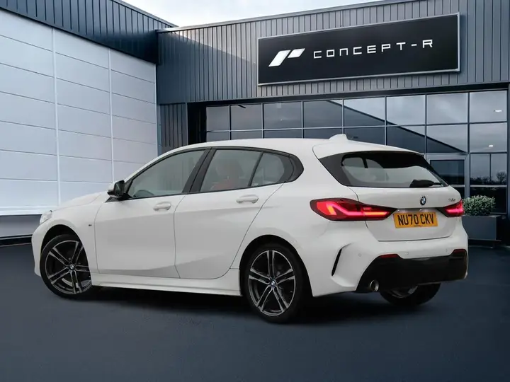 BMW 1 Series 2020 photo 2