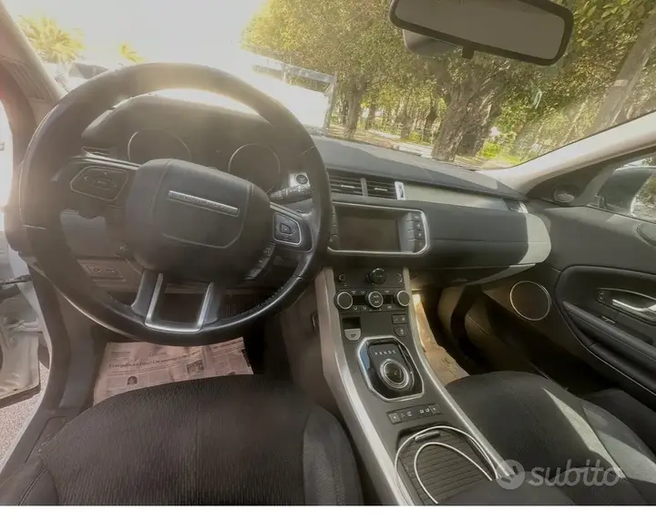 Land Rover Range Rover Evoque 2016 photo 2