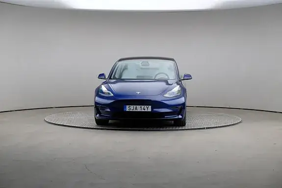 Tesla Model 3 2023 photo 3