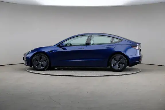 Tesla Model 3 2023 photo 4