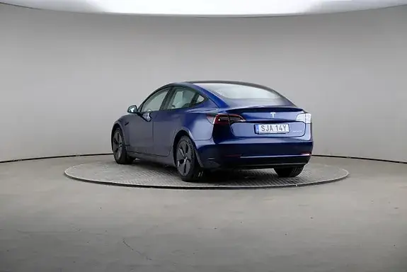Tesla Model 3 2023 photo 2