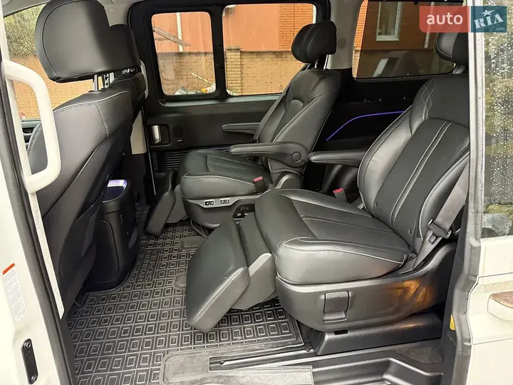 Hyundai Staria 2023 photo 3