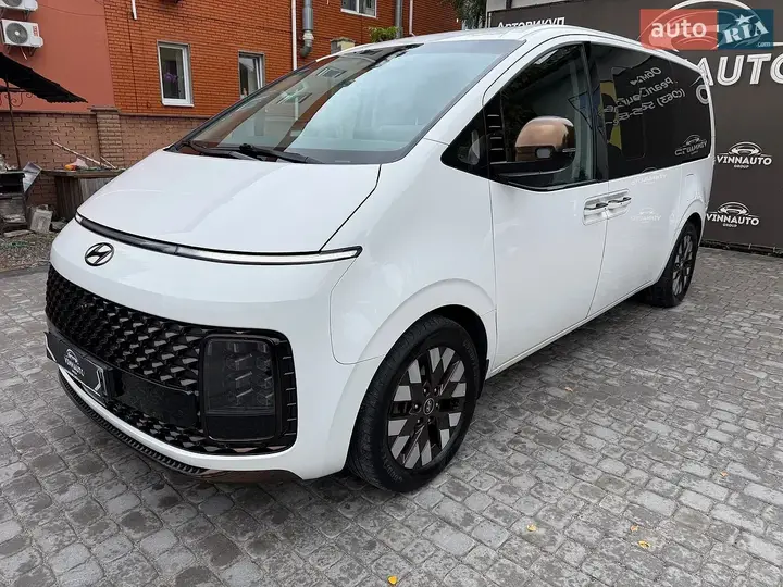 Hyundai Staria 2023 photo 5