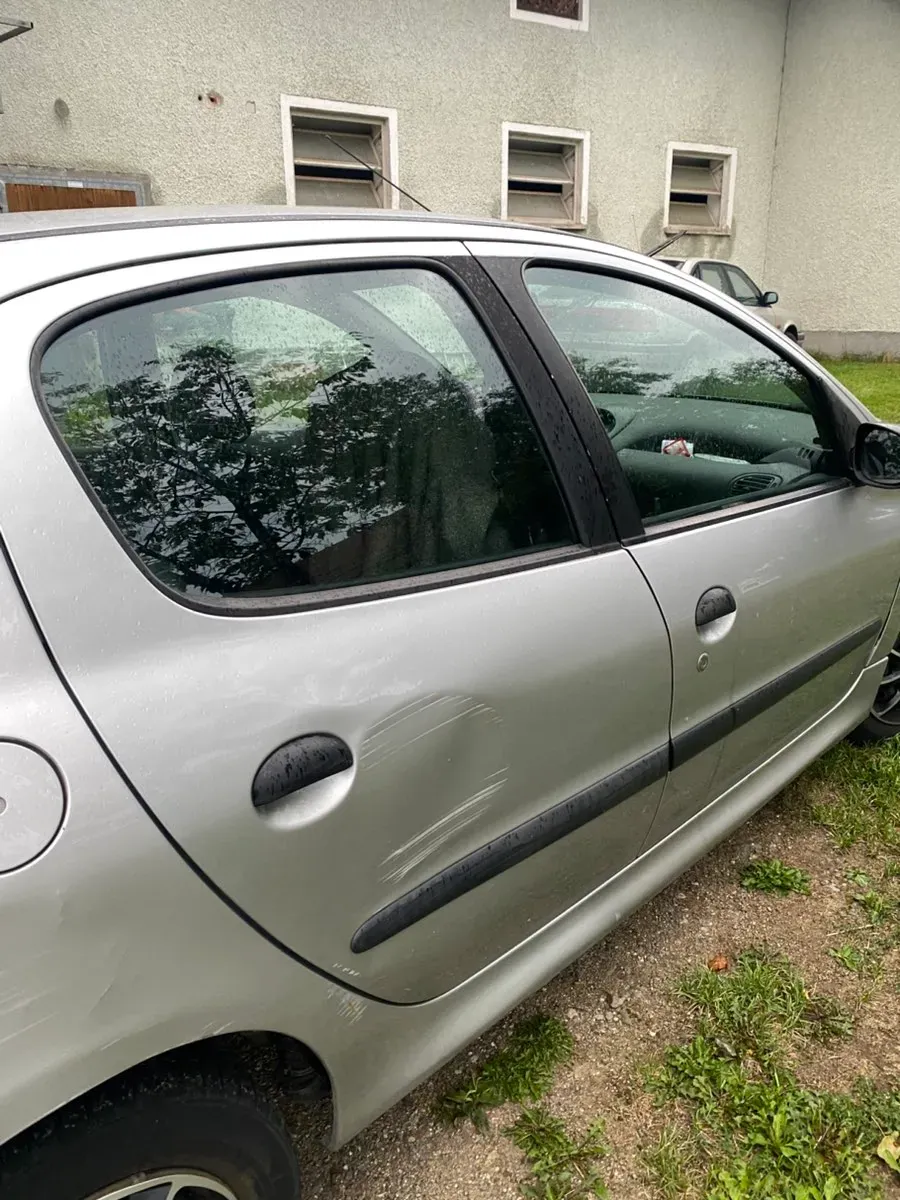 Peugeot 206 2001 photo 3