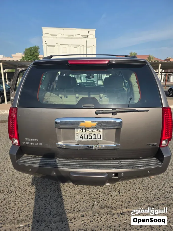 Chevrolet Tahoe 2012 photo 2