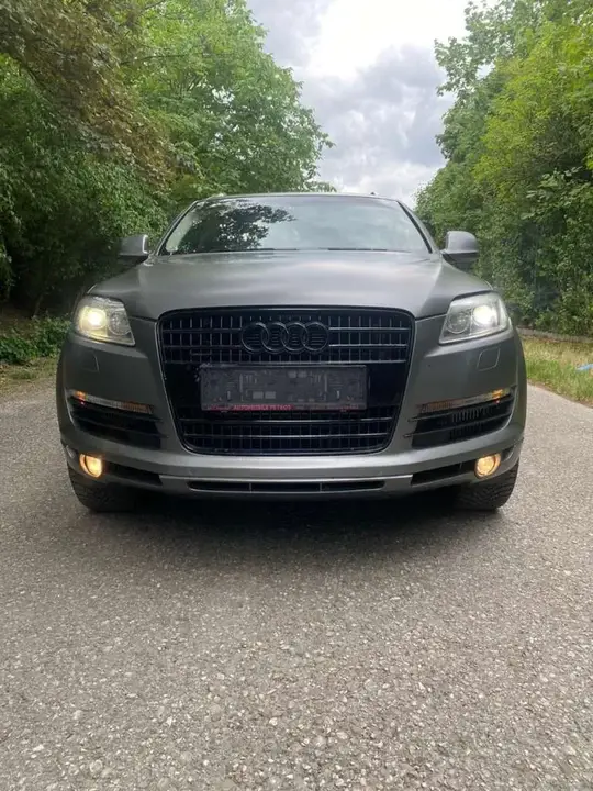 Audi Q7 2007 photo 2