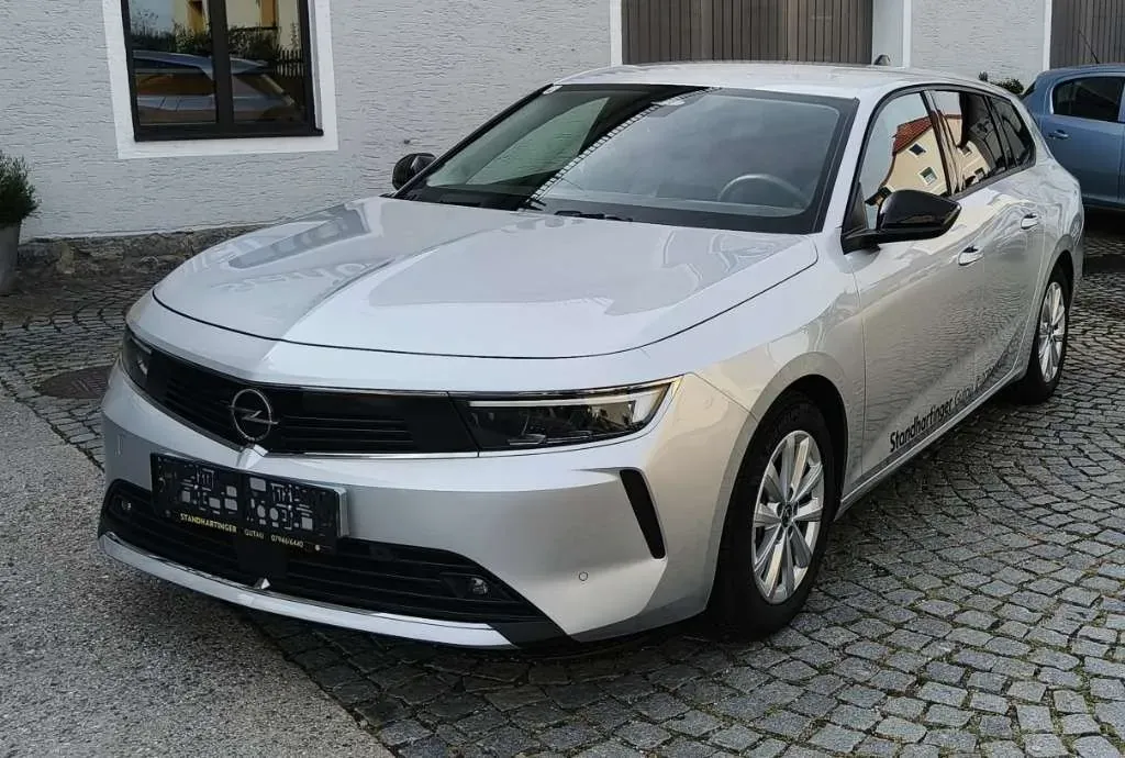 Opel Astra 2022 photo 3