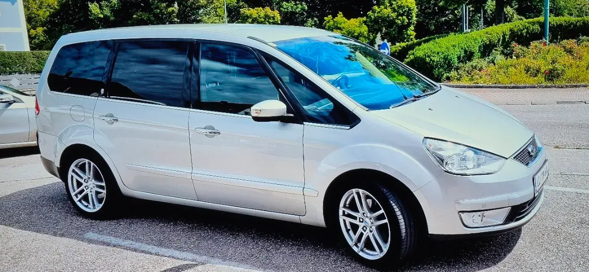 Ford Galaxy 2009 photo 2