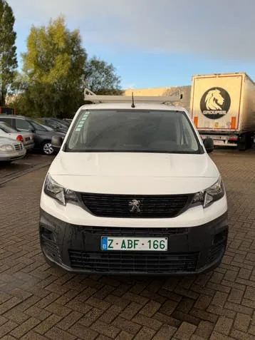 Peugeot Partner 2021 photo 2