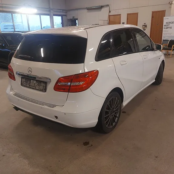 Mercedes-Benz B180 D 2012 photo 5