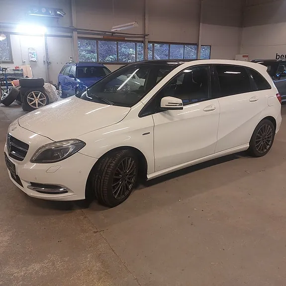 Mercedes-Benz B180 D 2012 photo 4