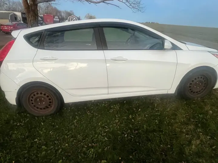 Hyundai Accent 2017 photo 2
