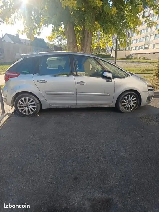 Citroen C4 Picasso 2009 photo 2