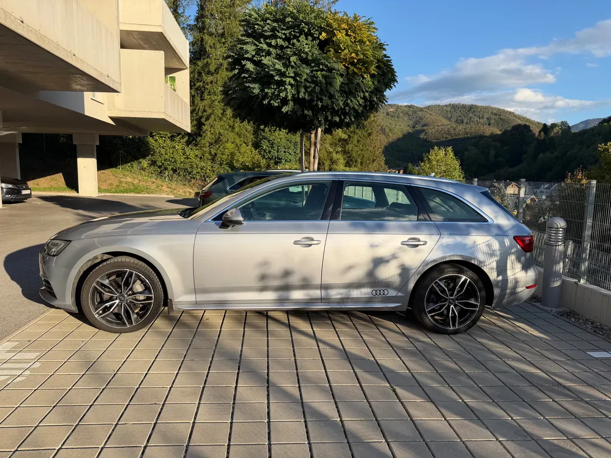 Audi A4 2018 photo 2