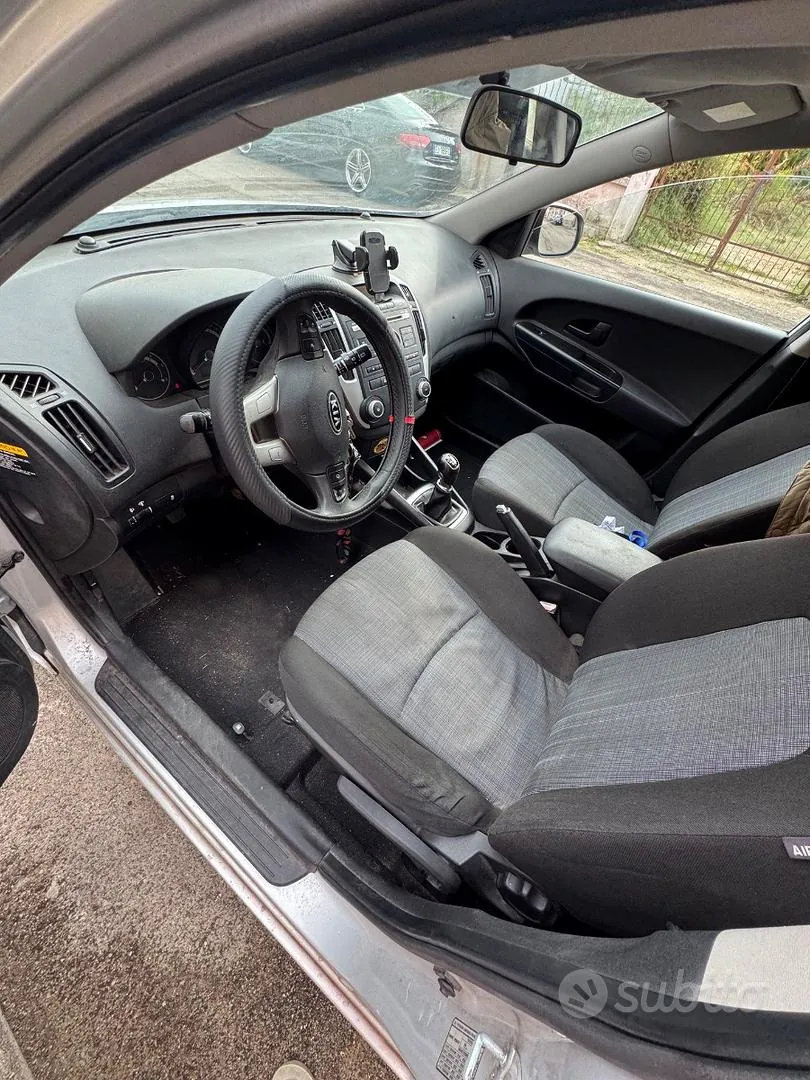 Kia Ceed 2012 photo 2
